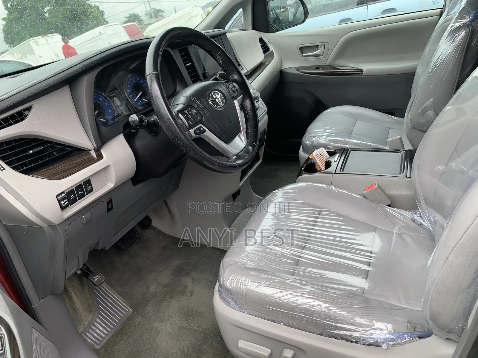 Toyota Sienna 2016 Red