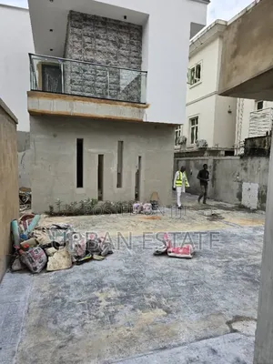 7bdrm Mansion in Ikeja Gra for sale
