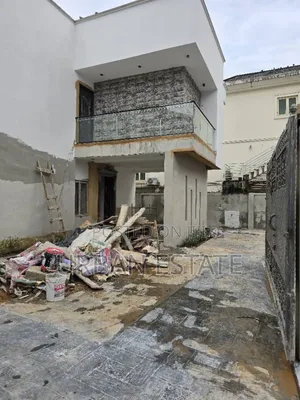7bdrm Mansion in Ikeja Gra for sale