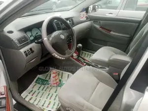 Toyota Corolla LE 2004 Silver