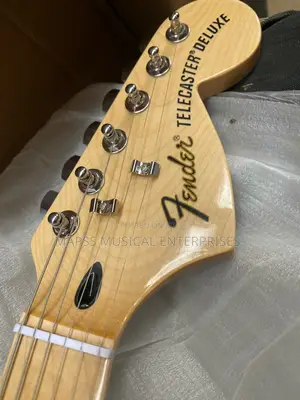 Fender Classic Series '72 Telecaster Deluxe Guitar