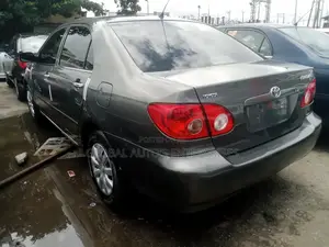 Toyota Corolla LE 2005 Gray