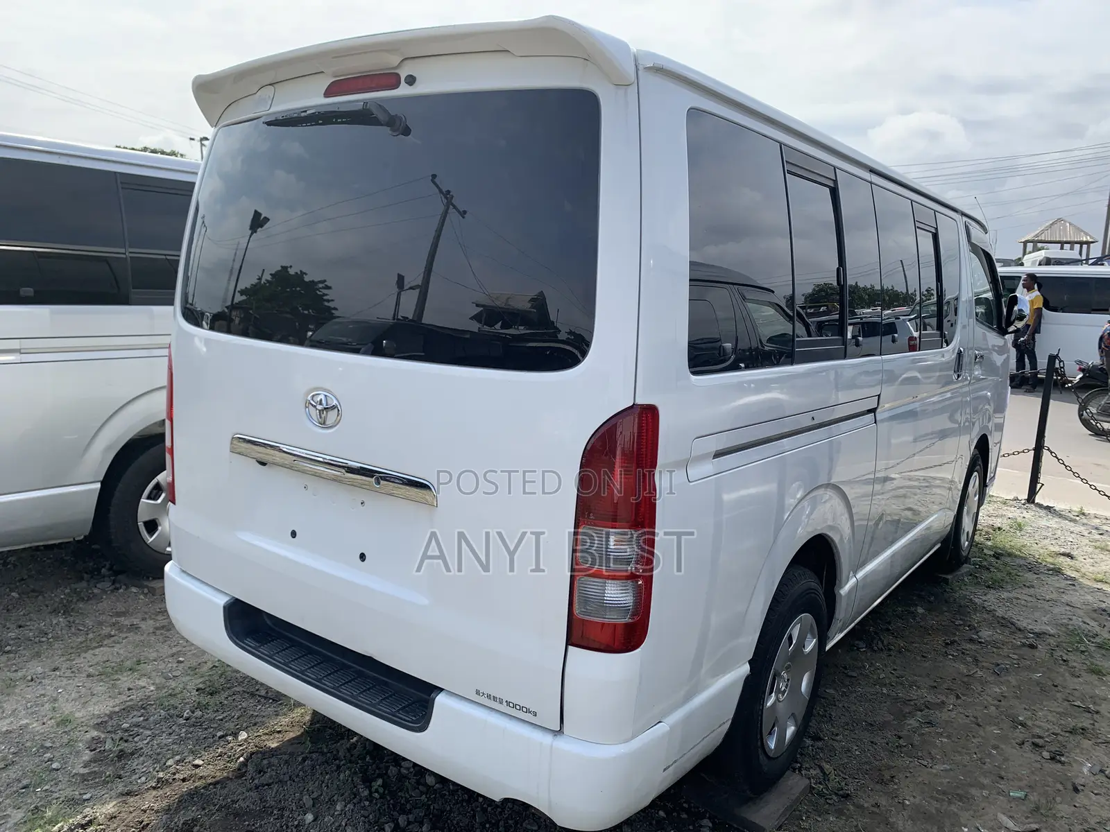 Toyota HiAce 2007 White