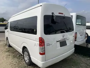 Toyota HiAce 2017 White