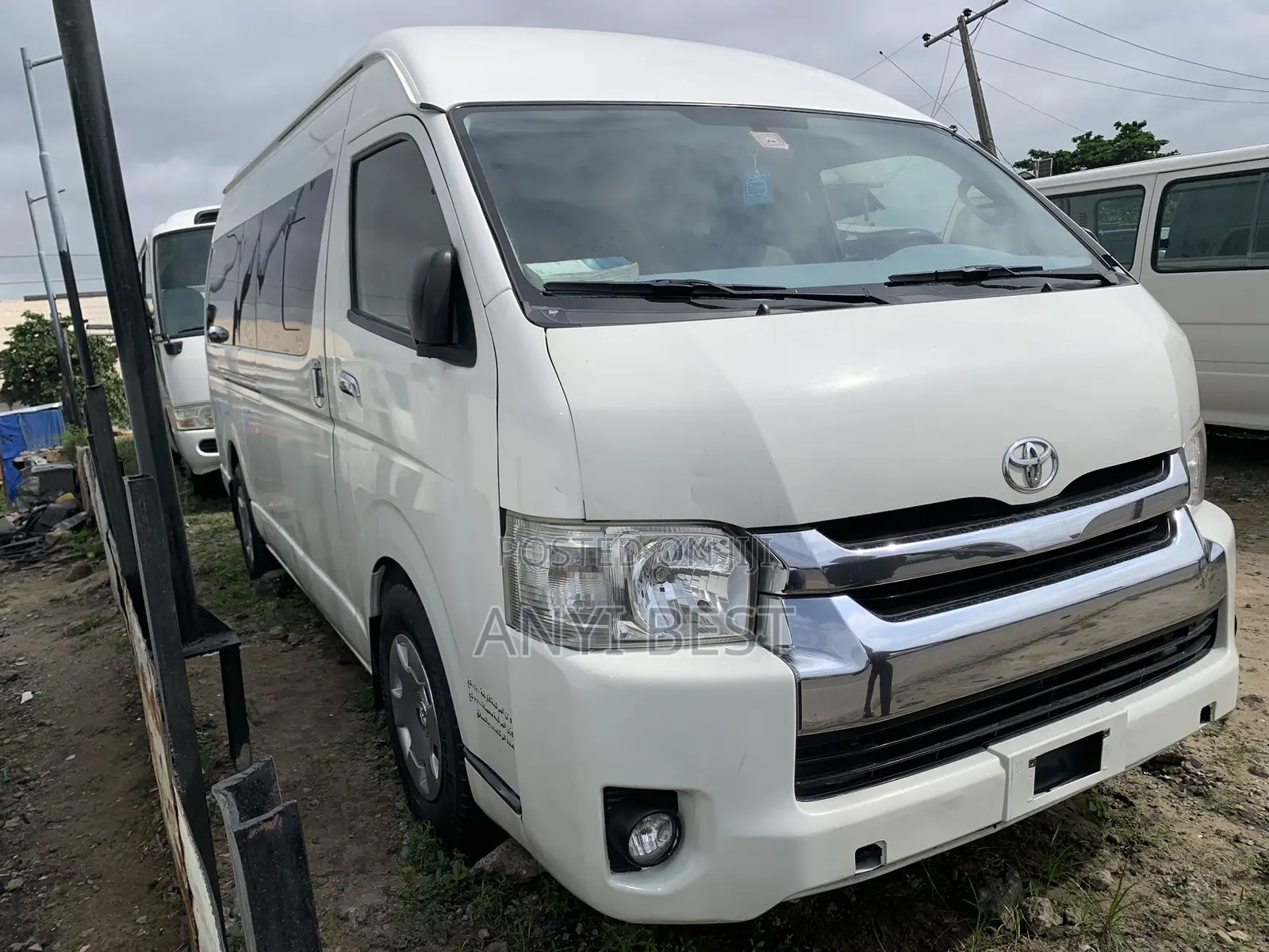Toyota HiAce 2017 White