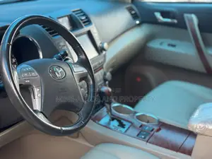 Toyota Highlander Limited 2009 White