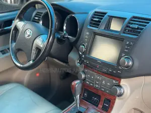 Toyota Highlander Limited 2009 White