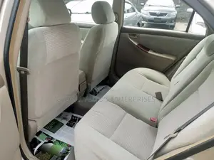 Toyota Corolla LE 2007 Gold
