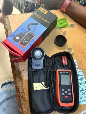 Victor Extendable Digital Light Meter