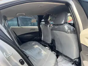 Toyota Corolla LE 2022 Silver