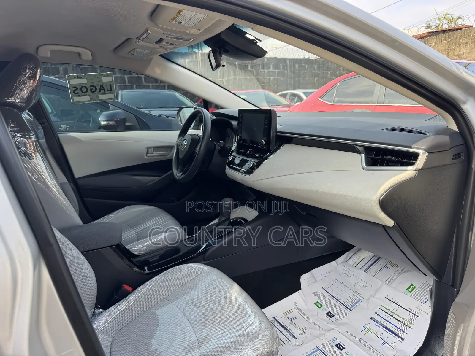 Toyota Corolla LE 2022 Silver