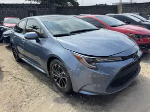 Toyota Corolla LE 2021 Blue