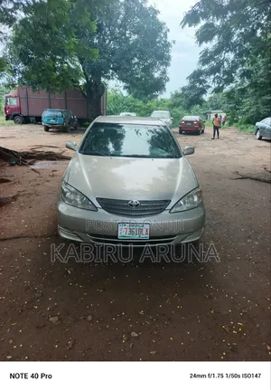 Toyota Camry 2002 Gold