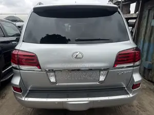 Lexus LX 570 AWD 2014 Silver