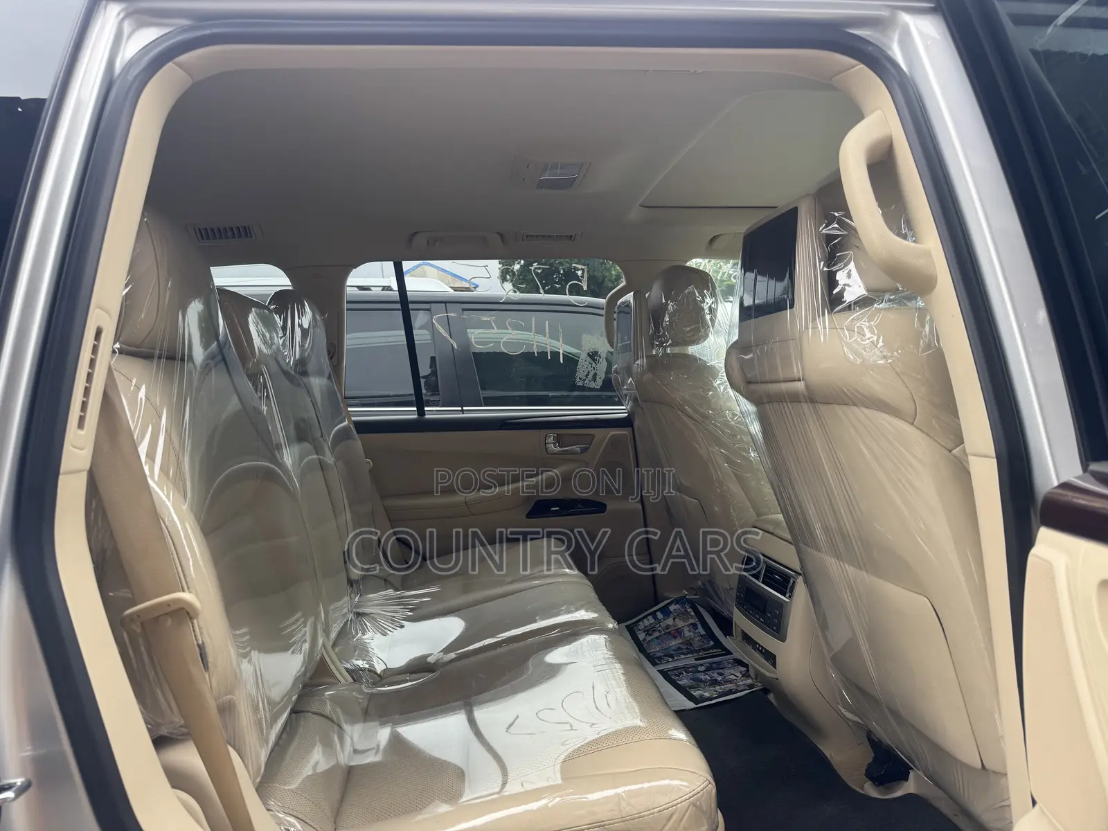 Lexus LX 570 AWD 2014 Silver