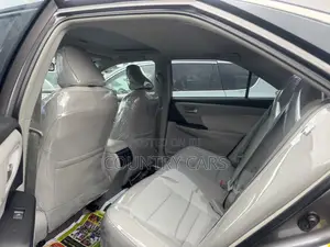 Toyota Camry XLE V6 4dr Sedan (3.6L 6cyl 6A) 2016 Gray