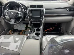 Toyota Camry XLE V6 4dr Sedan (3.6L 6cyl 6A) 2016 Gray
