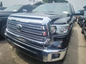 Toyota Sequoia Platinum 4x4 2018 Black