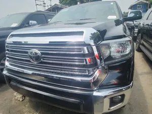 Toyota Sequoia Platinum 4x4 2018 Black