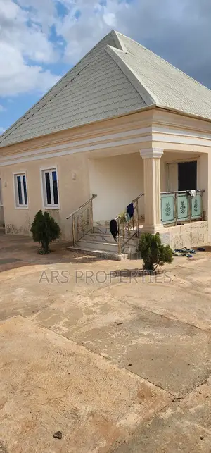 3bdrm House in Shamaki, Keffi for sale
