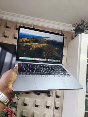 Laptop Apple MacBook Pro 2020 16GB Intel Core i7 SSD 512GB