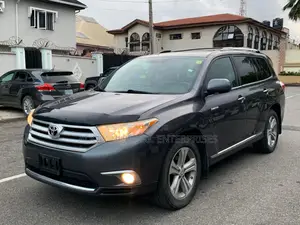 Toyota Highlander Limited 2012 Gray