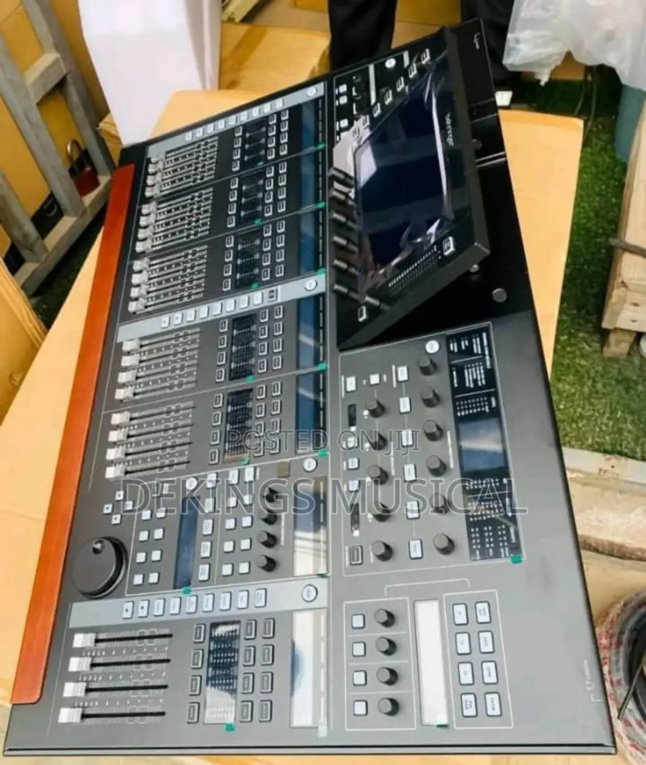 Behringer Wing Compact 48-Channel Digital Mixer Console