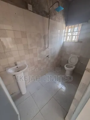 5bdrm Duplex in Magodo Phase One for rent