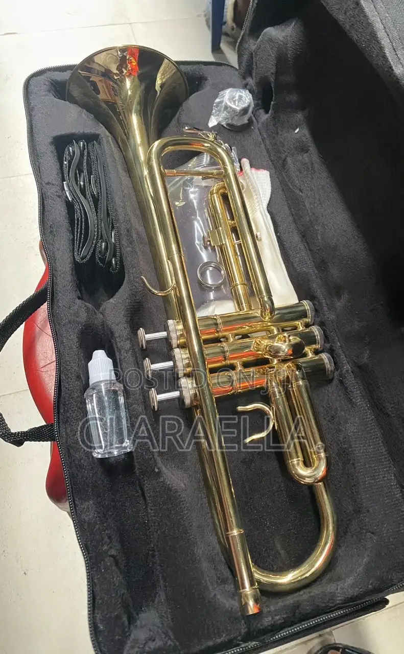 Yamaha Trumpet With Accessories