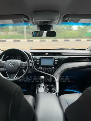 Toyota Camry LE FWD (2.5L 4cyl 8AM) 2018 Blue