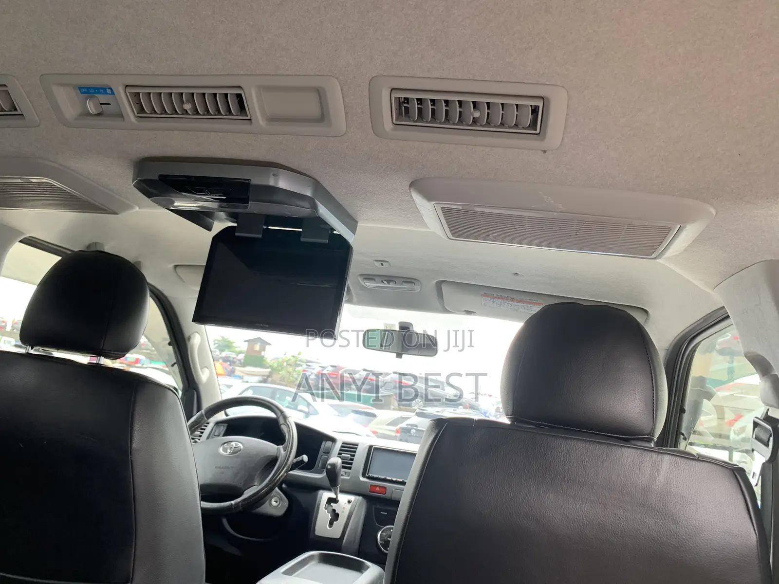 Toyota HiAce 2011 White