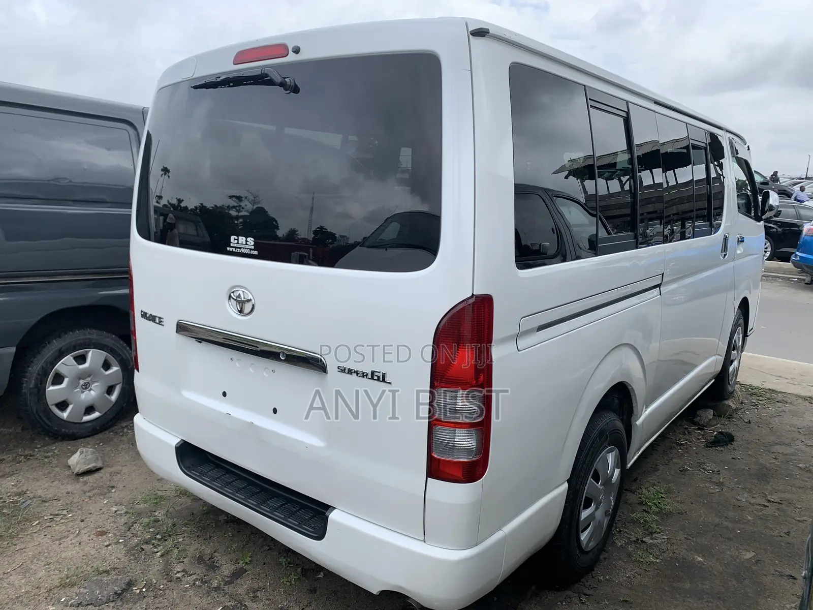 Toyota HiAce 2011 White