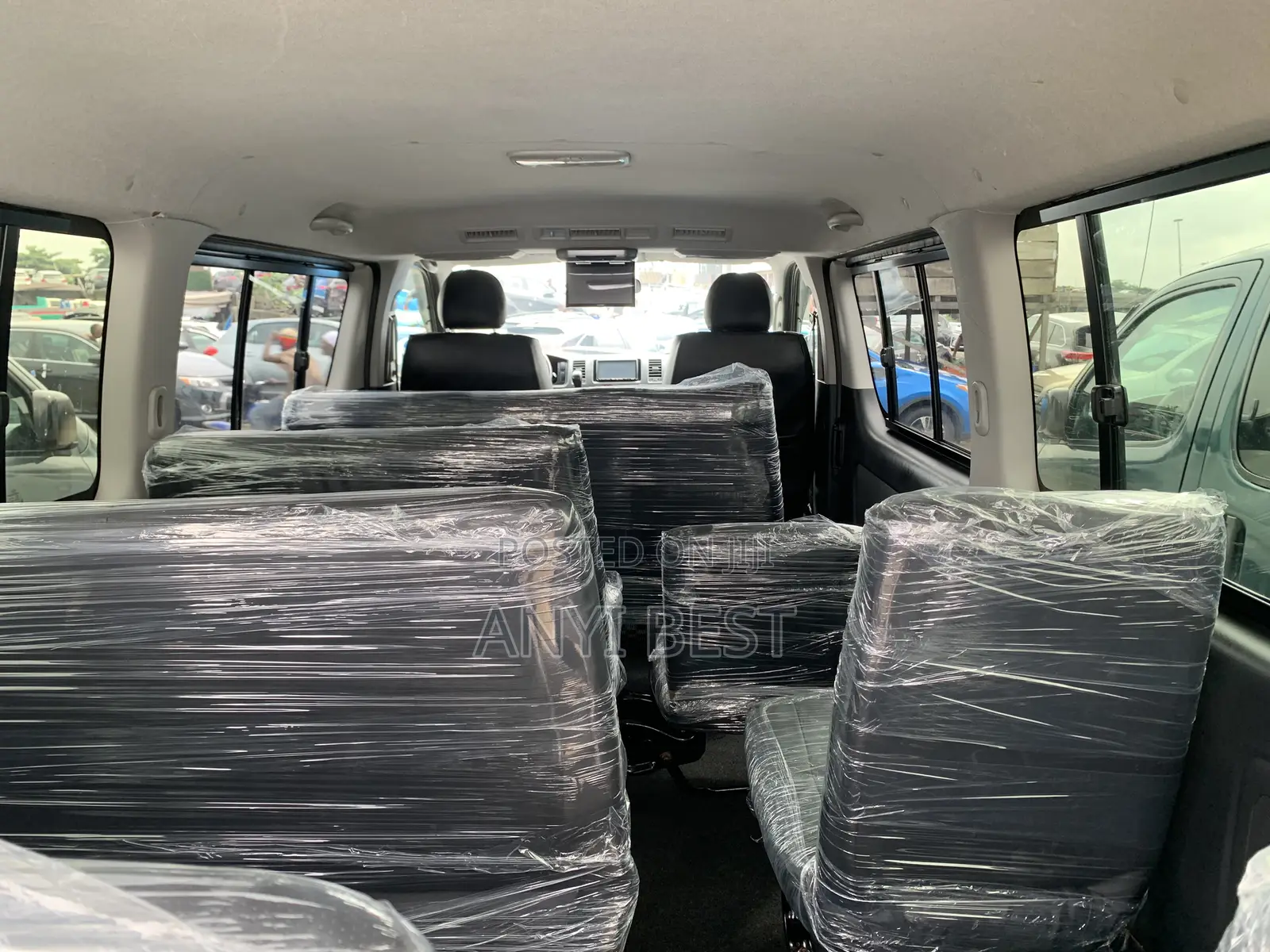 Toyota HiAce 2011 White