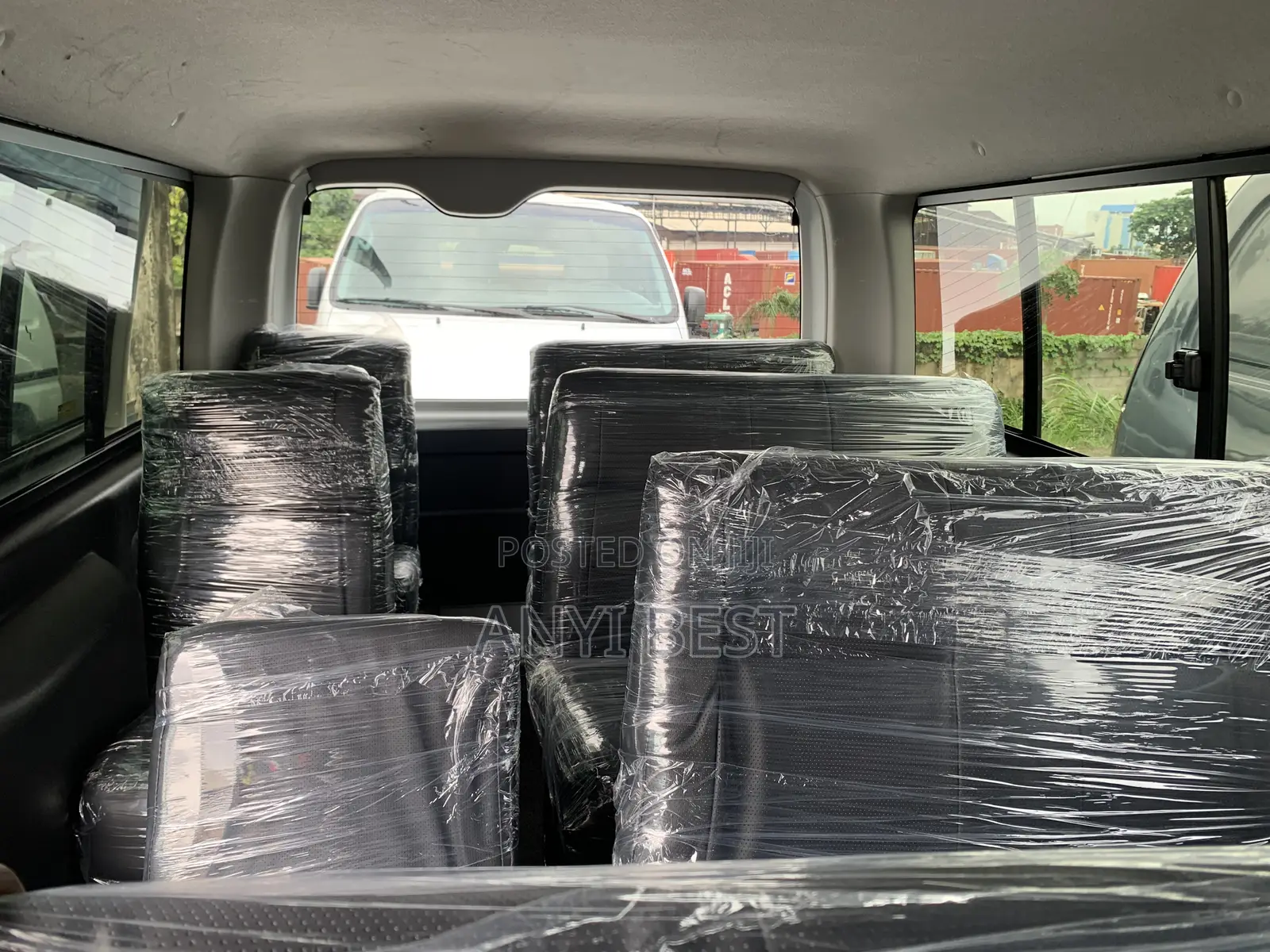 Toyota HiAce 2011 White