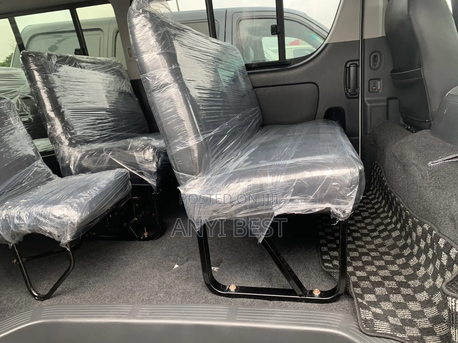 Toyota HiAce 2011 White