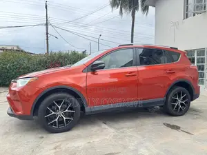 Toyota RAV4 SE FWD (2.5L 4cyl 6A) 2016 Orange