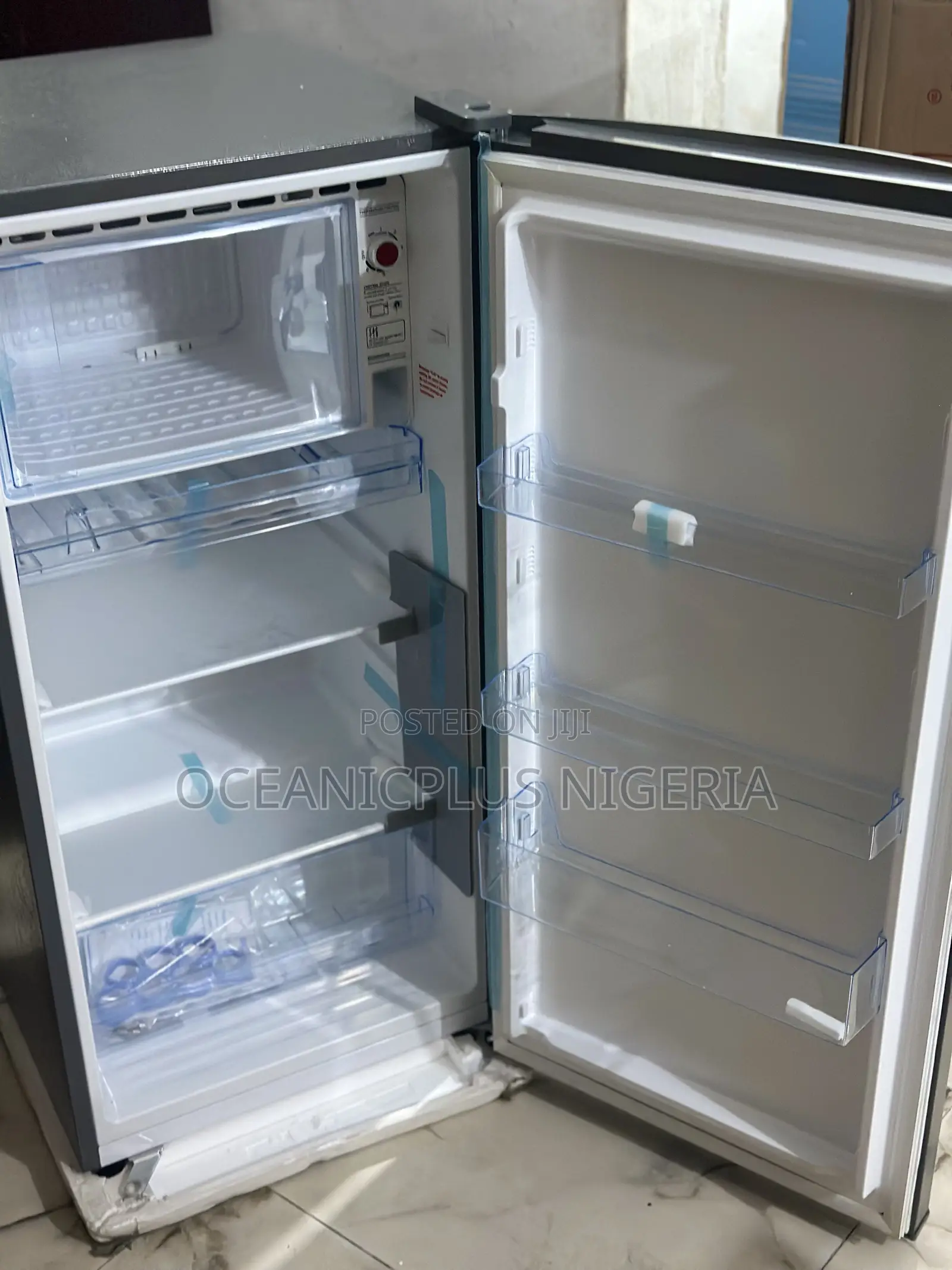 Efficient Skyrun 160 Liters Refrigerator (Model BCD-160hc).