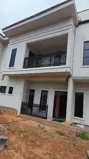 12bdrm Block of Flats in Benin City for sale