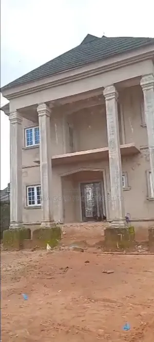 5bdrm Duplex in Benin City for sale