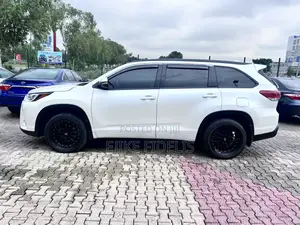 Toyota Highlander Limited Platinum 2019 White