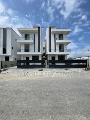 Furnished 5bdrm Duplex in Chevron for sale