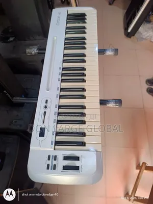Samson Carbon 49 Midi Controller