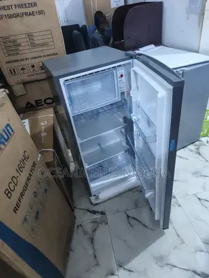 Solid Skyrun 160 Liters Refrigerator (Model BCD-160hc).