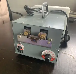 Debeaking Machine