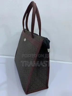 Elegant Designer Handbag – Brown
