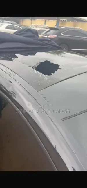 Cla250 2014 Panoramic Roof Glass Available