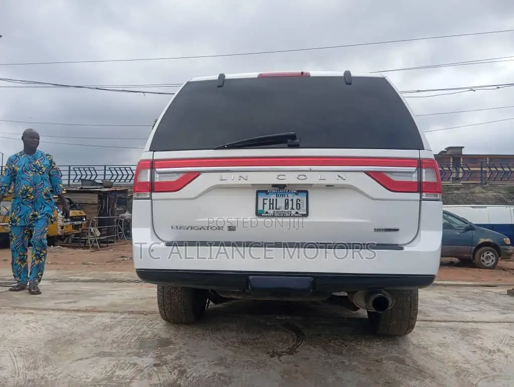 Lincoln Navigator Reserve 4x4 2016 White