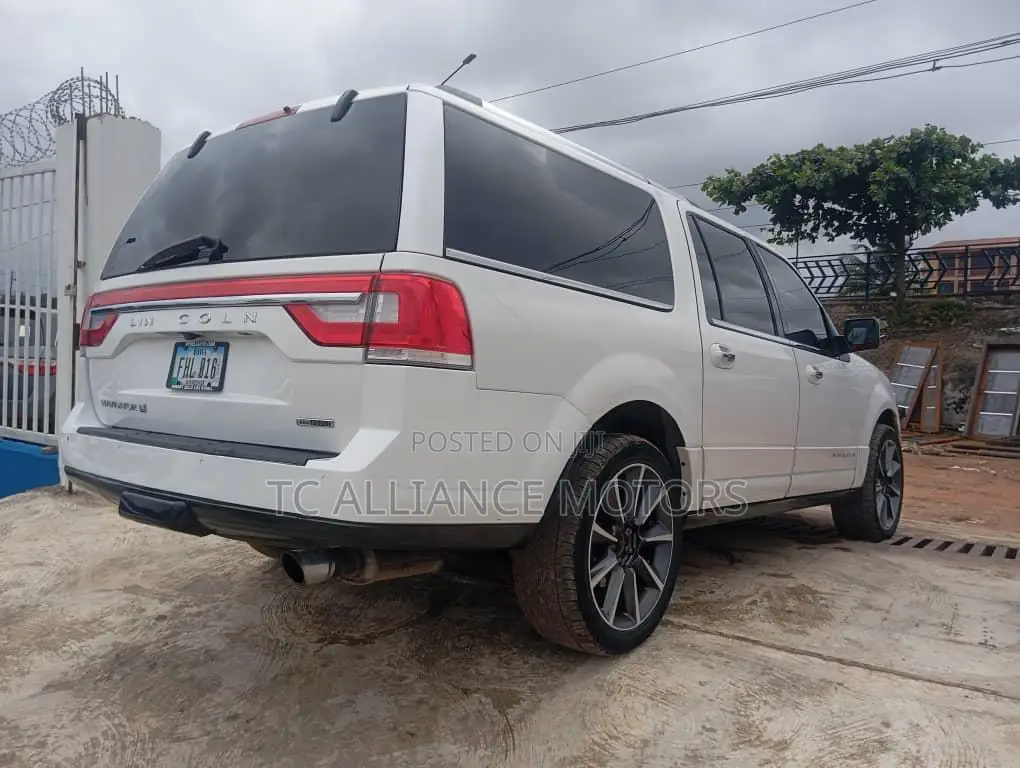 Lincoln Navigator Reserve 4x4 2016 White