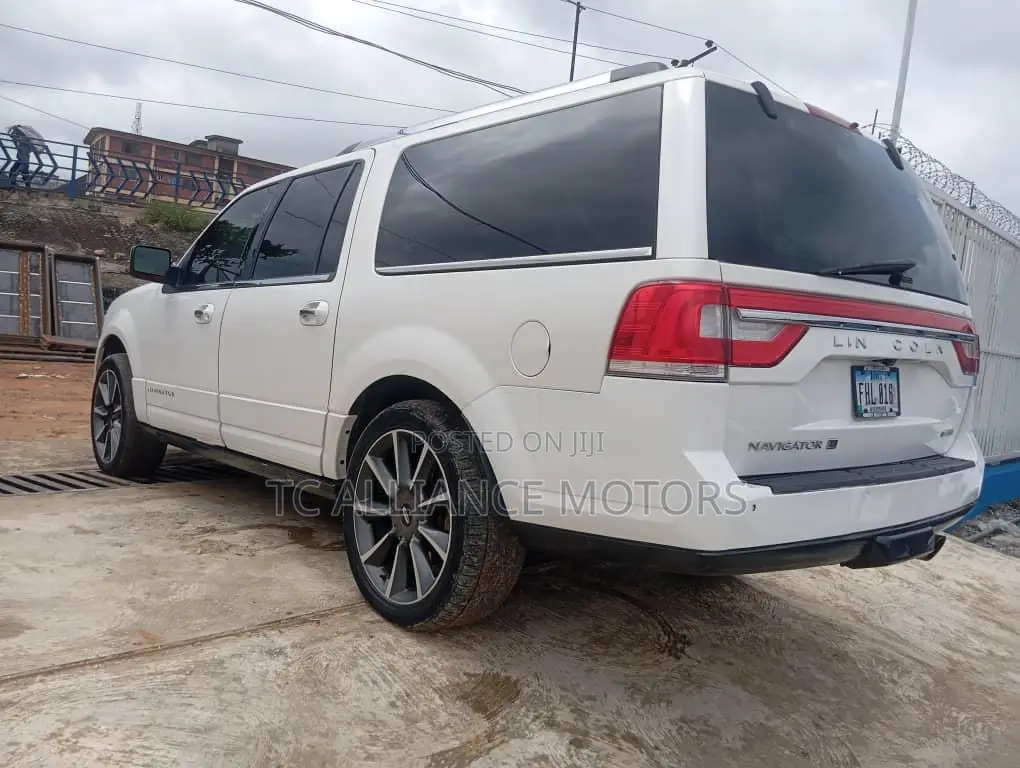 Lincoln Navigator Reserve 4x4 2016 White