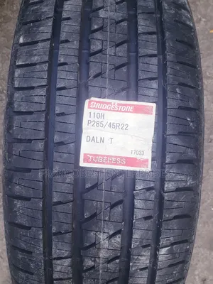 285/45r22 Bridgestone 110h Tyre